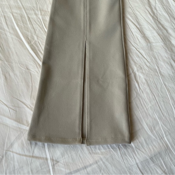 NWT Alo Yoga Airbrush High-Waist 7/8 Flutter Legging in California Sand - Picture 7 of 8